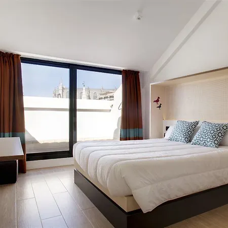 Toc אכסניה סביליה