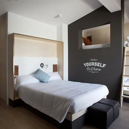 Toc Hostel *